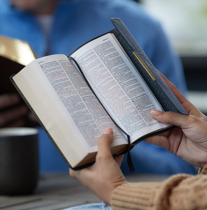 NKJV Checkbook Bible - Burgundy - Image 2